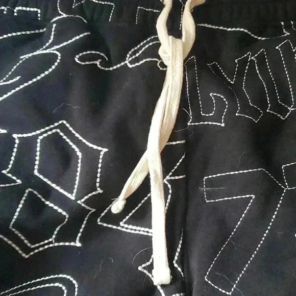 ☆☆☆Stiched embroidery graphic joggers - Picture 6 of 8